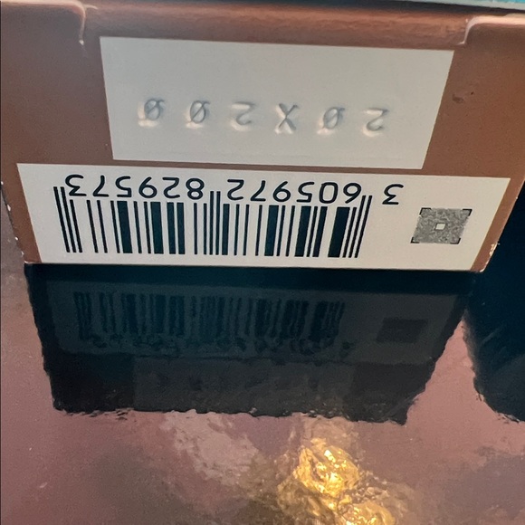 Urban Decay Hydromaniac Tinted Glow Hydrator Foundation Shade 55 Medium Neutral - Picture 6 of 6